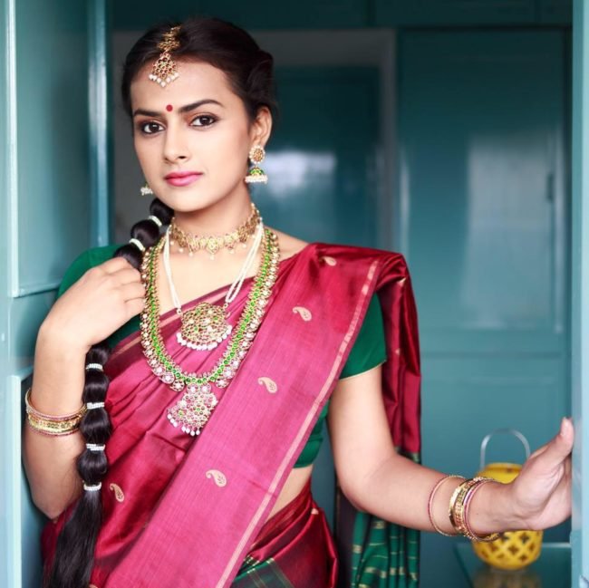 Hinal Bambhania Biography, Age, Movies, Wiki, Marriage, Family, Photos