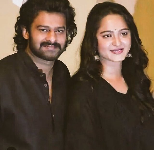 Prabhas and Anushka (2)