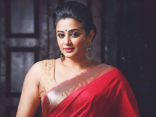 Priyamaninudepics - Asked to upload nude pictures, Priyamani immediately gave what he wanted -  MixIndia