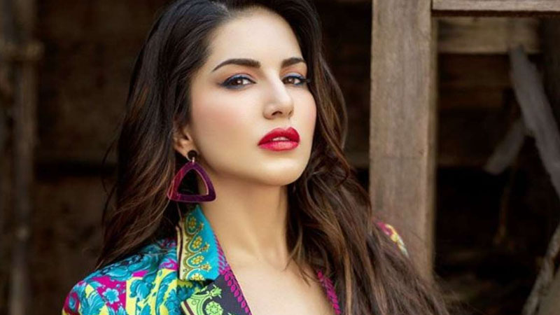 Does Sunny Leone have that much courage;  Watch the star practice from the shooting location