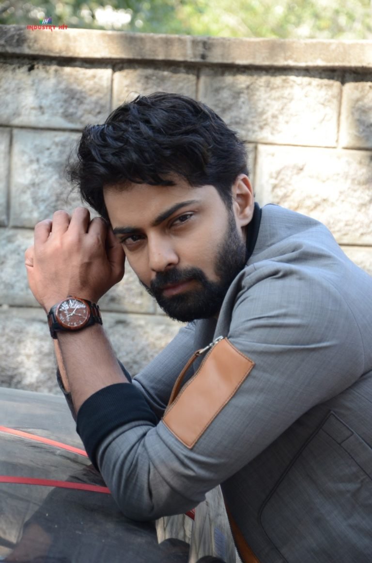 Shravan Reddy Biography, Age, Family & Movies - MixIndia