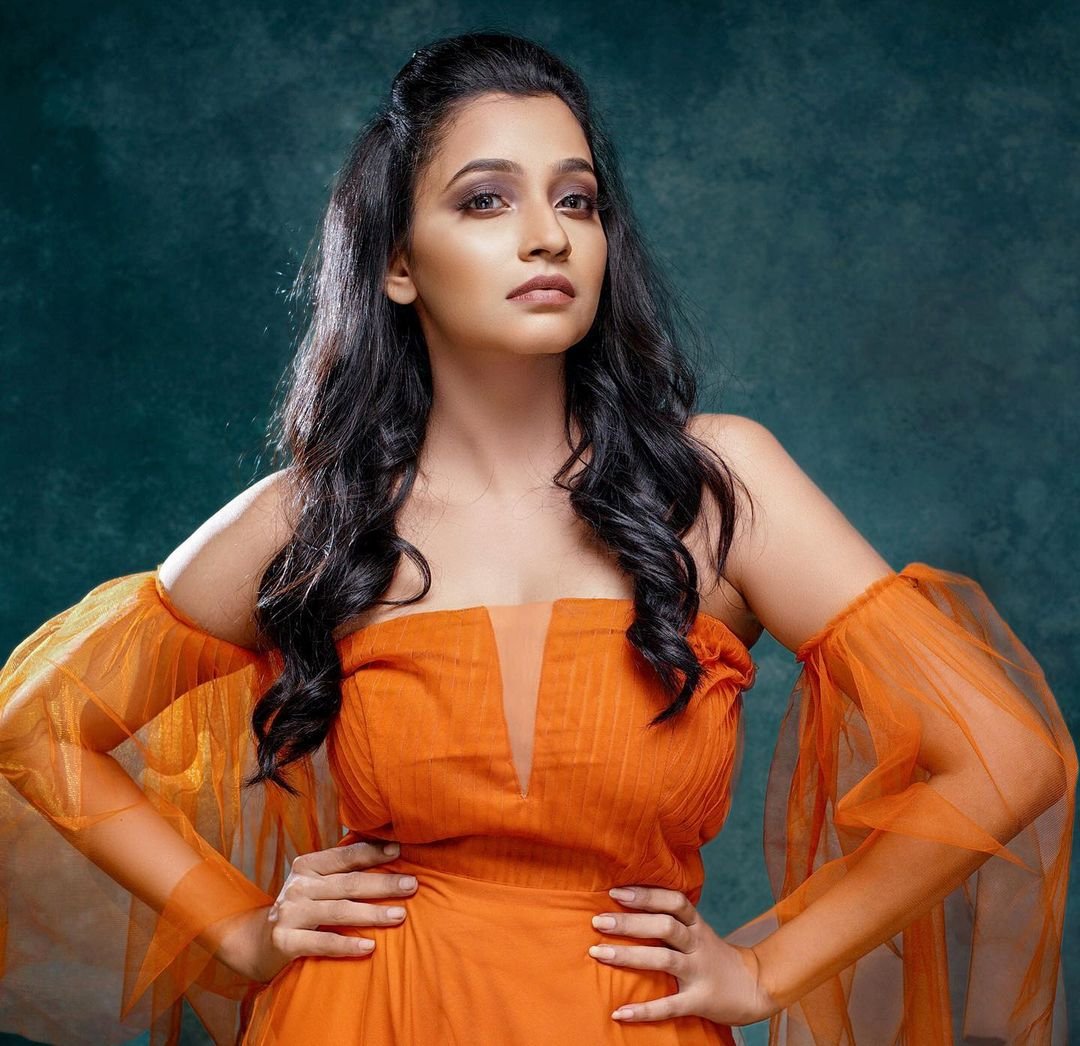 Abarnathi Biography, Age, Family & Movies - MixIndia