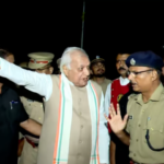 'Bloody fools, the shamed race';  The governor insulted the police for removing the banner and criticized the social media