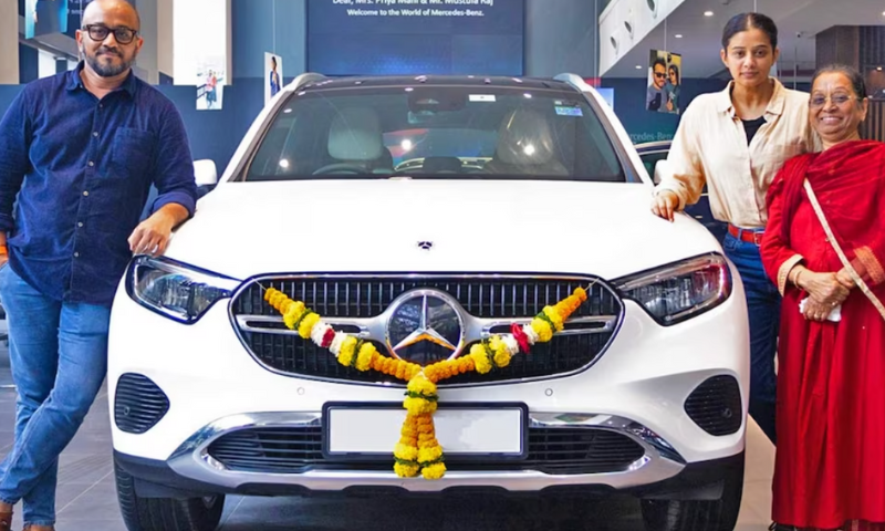 Actress Priyamani brought her luxury Mercedes vehicle to the garage